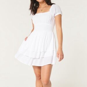 HOLLISTER SAIDIE ON/OFF THE SHOULDER TRIPLE-TIER SKORT DRESS white small used